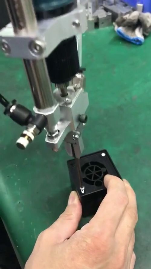 为了方便给工厂研究的机器,机器卖的比产品都快,都是主播来买的